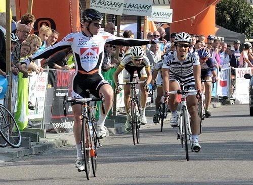 Winnaar Elite / Beloften Wim Stroetinga gaf iedereen het nakijken.