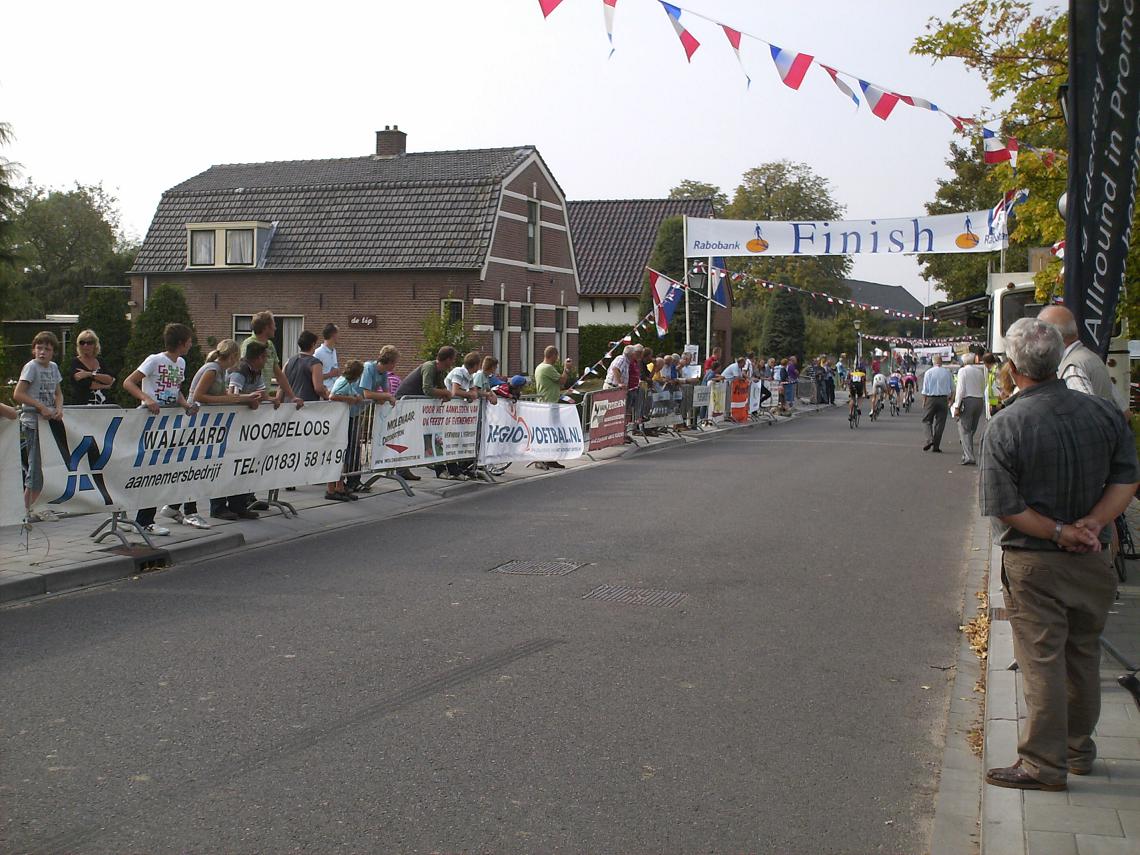 Finishstraat Wielerronde van Ameide, Paramasiebaan